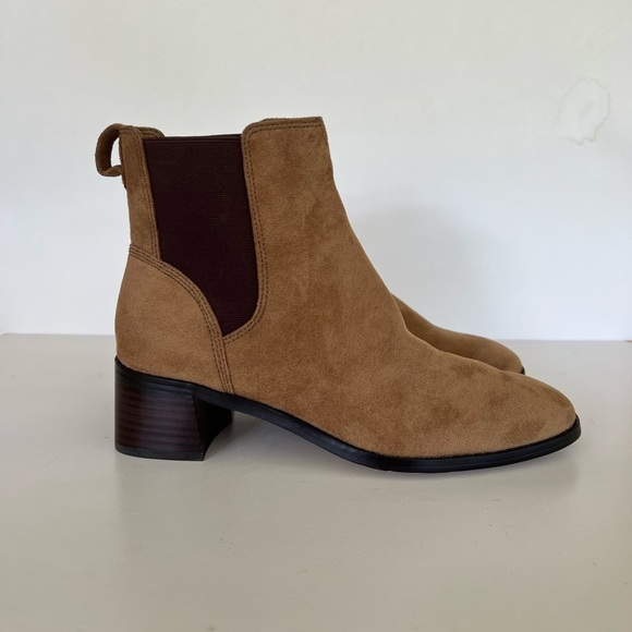 J. Crew Factory Sueded Chelsea Boots in Rich Coffee Brown, size 9.5 - Picture 3 of 12